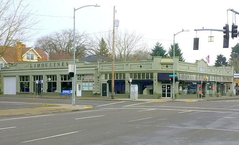 File:2401-2419 NE Broadway - Irvington HD - Portland Oregon.jpg