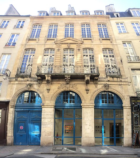 File:82 rue François-Miron à Paris (2015-09-27).JPG