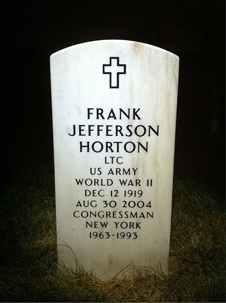 File:ANCExplorer Frank Horton grave.jpg