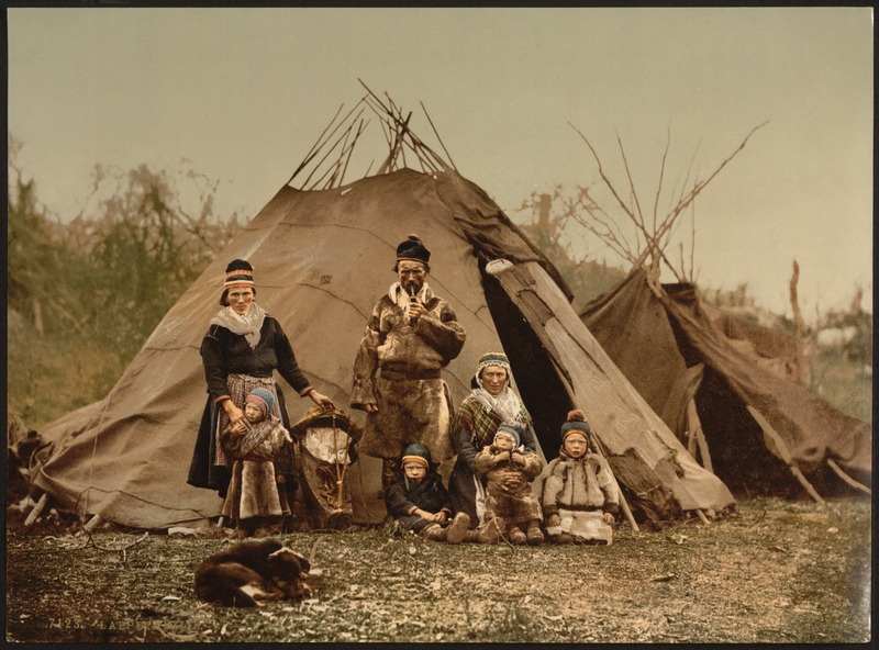 File:A Lapp family, Norway-LCCN2001700768.tif