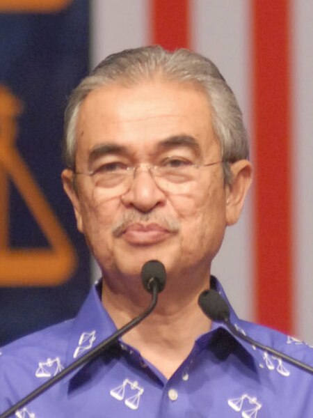 File:Abdullah Badawi 2008 elections (cropped 3to4 portrait).jpg