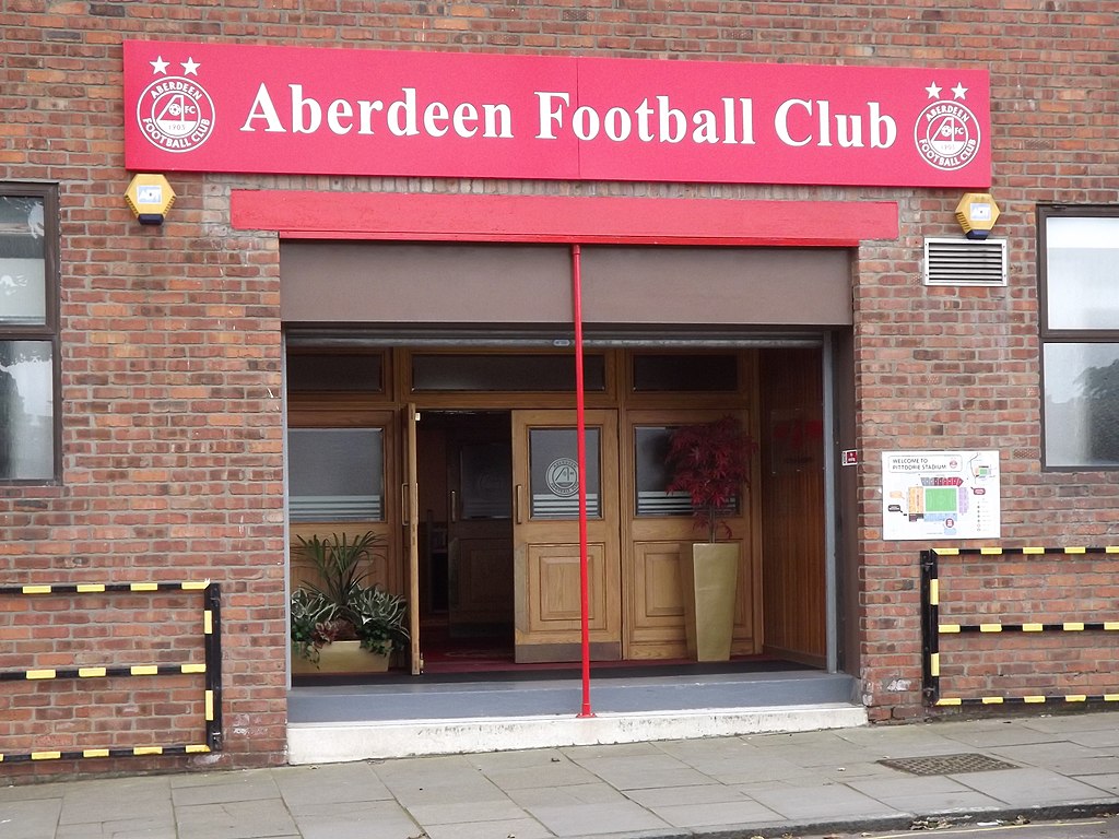 Small picture of Aberdeen Football Club courtesy of Wikimedia Commons contributors