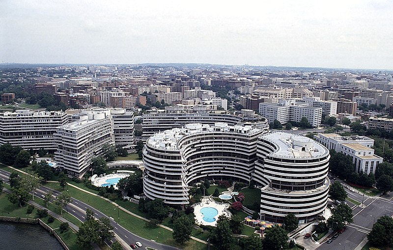 File:Aerial view of the infamous Watergate Hotel.jpg