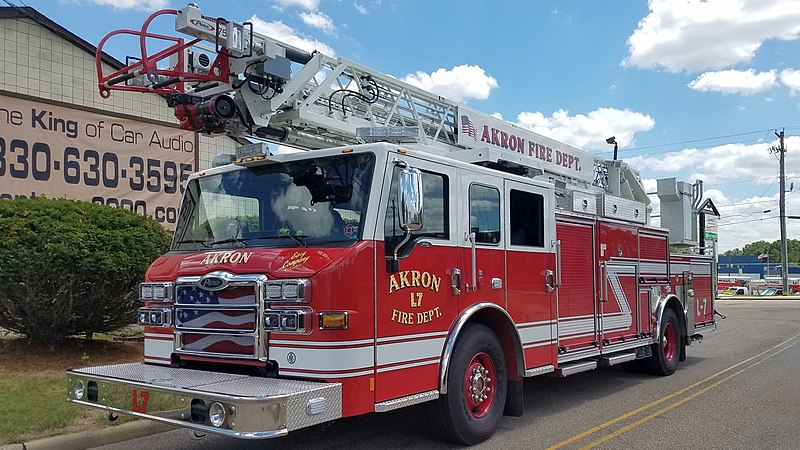 File:Akron Fire Department Ladder 7 (50163349793).jpg