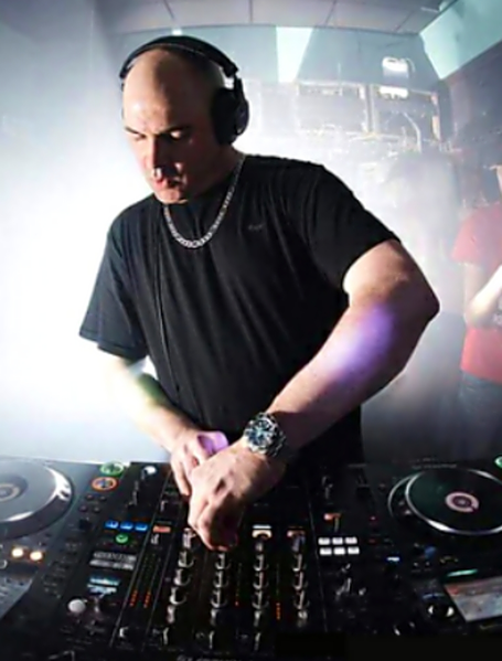 File:American Techno House Rave DJ Frankie Bones Mitchell Performing at Moog Club Barcelona Spain 2018.png