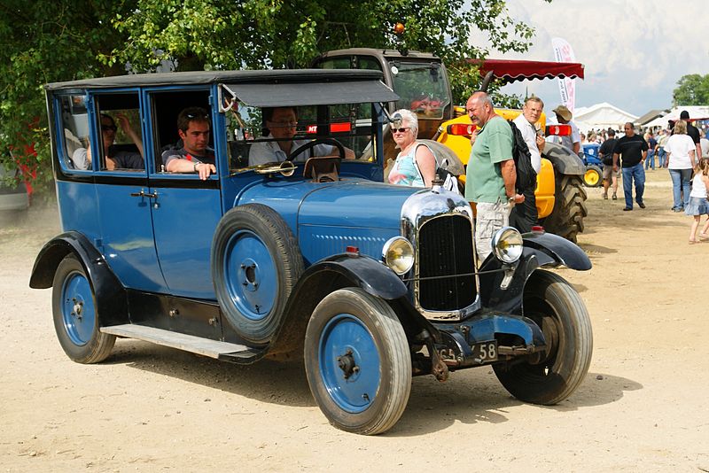 File:Ancienne voiture - Flickr - besopha (2).jpg