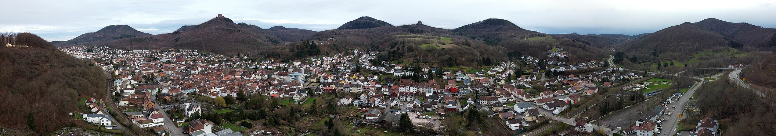 Panorama von Annweiler am Trifels