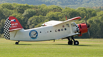 English: Heritage of Flying Legends – Antonov (PZL-Mielec) An-2T (reg. OK-XIG, cn 1G98-70). Deutsch: Heritage of Flying Legends – Antonov (PZL-Mielec) An-2T (Reg. OK-XIG, cn 1G98-70).