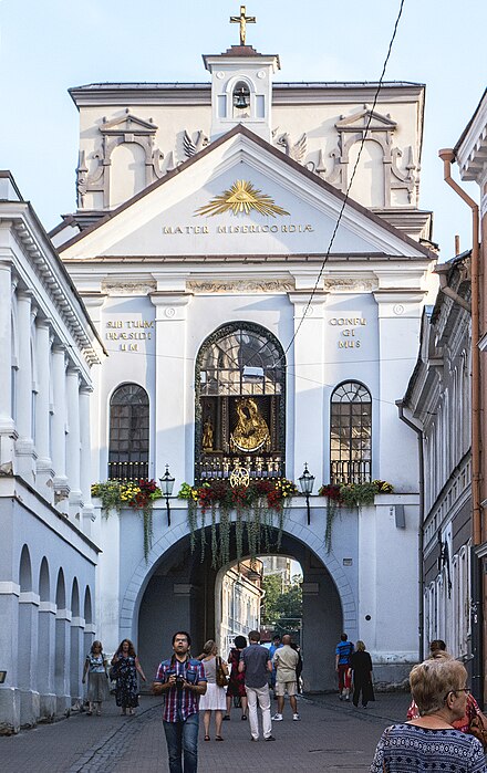 Chapel and icon over the Gate of Dawn