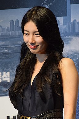 Bae Suzy.2019 (cropped)