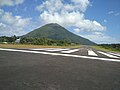 Миниатюра для Файл:Bandanaira Airport Runway.jpg