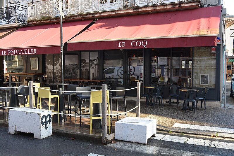 File:Bar Le Coq (Vichy) 2023-09-16.JPG