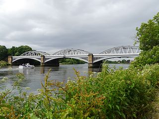 <span class="mw-page-title-main">Barnes Railway Bridge</span> Bridge in London, England