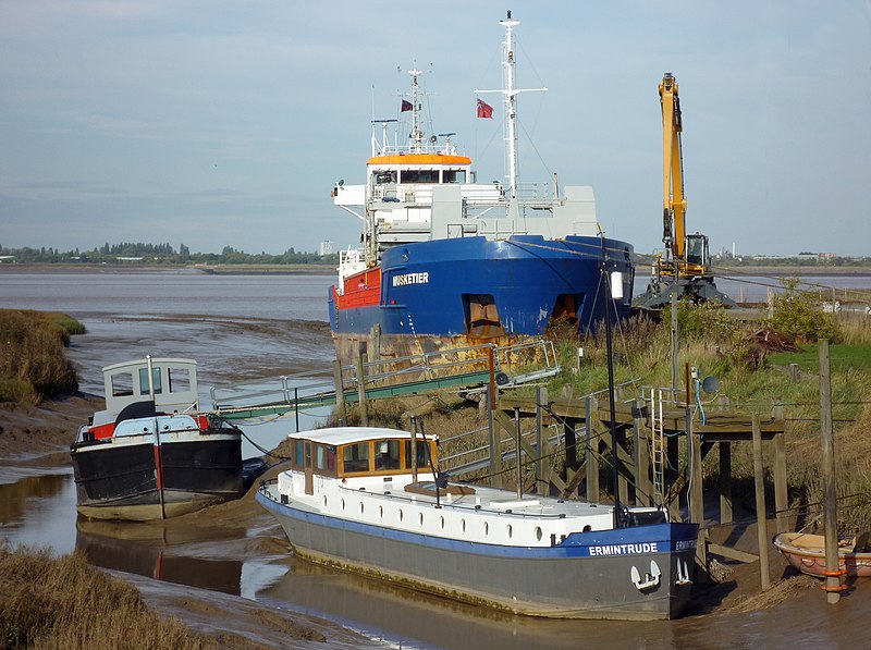 File:Barrow Haven - geograph.org.uk - 3687521.jpg