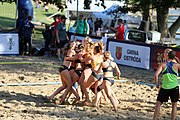 Deutsch: Beachhandball Europameisterschaften 2019 (Beach handball Euro); Tag 4: 5. Juli 2019 – Frauen, Viertelfinale, Niederlande-Griechenland 2:1 (25:12, 18:24, 7:6) English: Beach handball Euro; Day 4: 5 July 2019 – Quarter Final Women – Netherlands-Greece 2:1 (25:12, 18:24, 7:6)