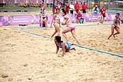 Deutsch: Beachhandball bei den Olympischen Jugendspielen 2018; Tag 6, 11. Oktober 2018; Mädchen, Platzierungssspiel Ränge 11-12 – Amerikanisch Samoa-Mauritius 2:1 English: Beach handball at the 2018 Summer Youth Olympics at 11 October 2018 – Girls Placement Match 11-12 – American Samoa-Mauritius 2:1