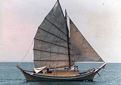 The Jusa Laut, a 28'/8.5 m (LOD) bedar, sailed by Michael Munro off the coast of Terengganu, 1994
