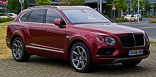 Bentley Bentayga Diesel – Frontansicht, 24. Juni 2017, Düsseldorf.jpg