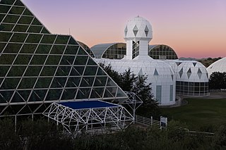 <span class="mw-page-title-main">Biosphere 2</span> Artificial closed ecological system