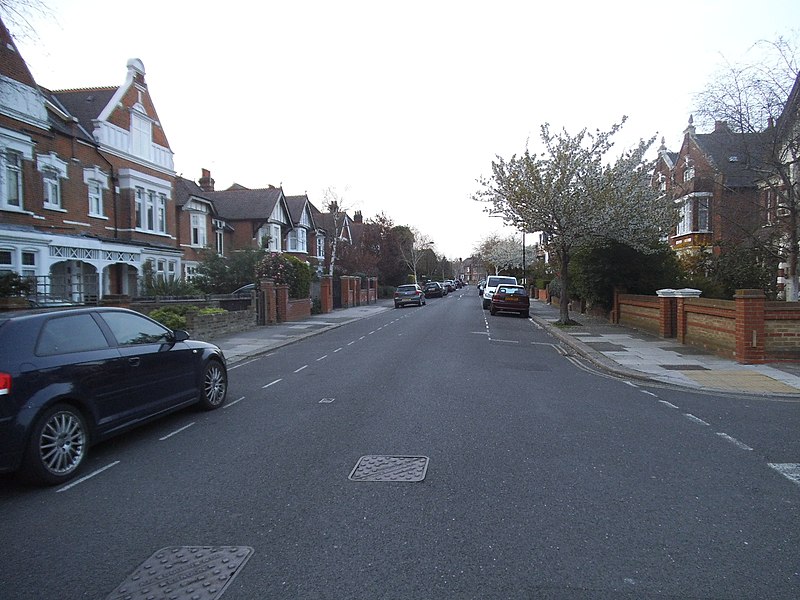 File:Birch Grove, Acton - geograph.org.uk - 3906539.jpg