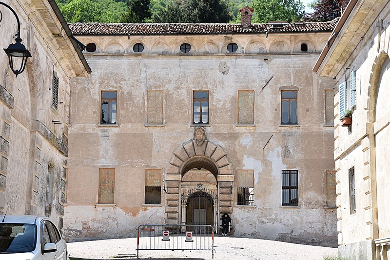 File:Bisuschio - Villa Cicogna Mozzoni 0031.JPG