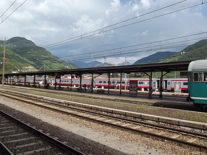 File:Bolzano station 2014 (3).JPG