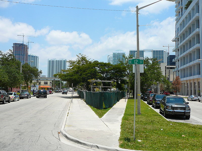 File:Brickell Flatiron preconstruction.jpg