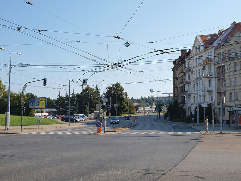 File:Brno, Drobného, křižovatka.jpg