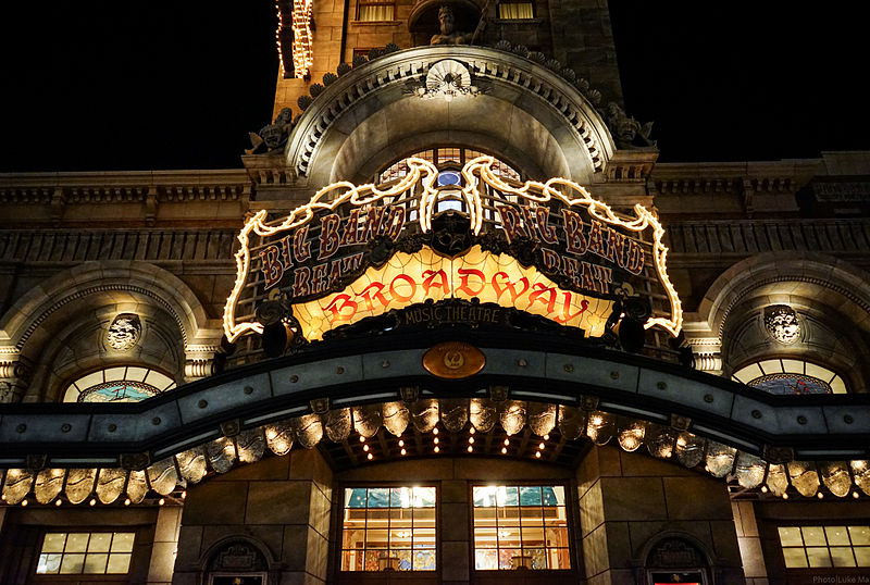 File:Broadway??? Tokyo Disney sea - Sony A7R (11961728776).jpg