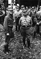 SA'nın baş sorumlusu ve lideri Ernst Röhm (sağda), 1933.