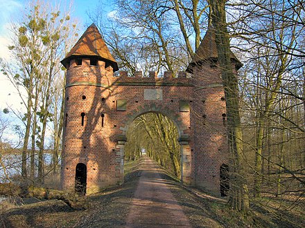 Elbe cycle trail between Dessau and Wörlitz