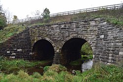 C&NW Stone Arch Bridge, Роско, Иллинойс. Jpg