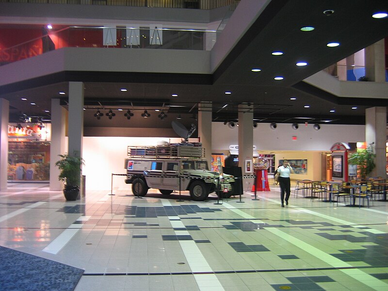 File:CNN Humvee (1197326312).jpg