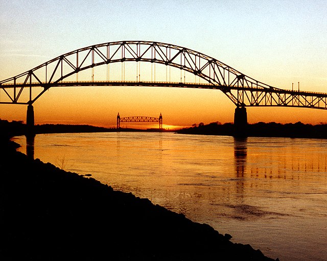 Image: Cape Cod Bourne Bridge and Railroad Bridge