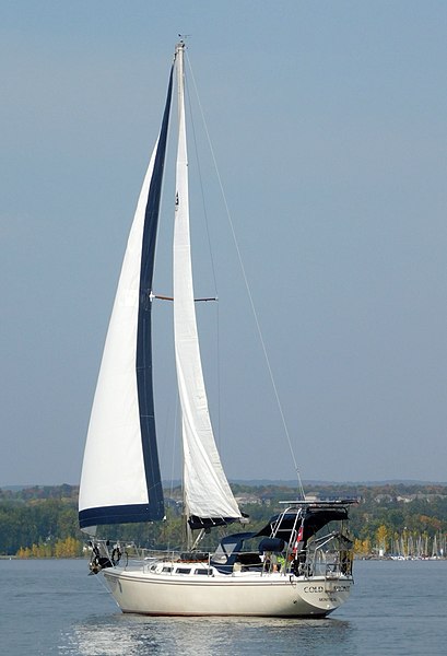 A Catalina 30, showing the transom shape