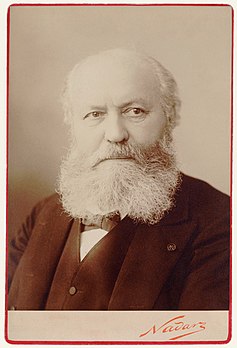 Charles Gounod photographié par Nadar, en 1890. (définition réelle 2 672 × 3 920)