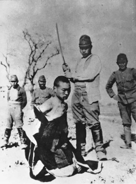 ไฟล์:Chinese_to_be_beheaded_in_Nanking_Massacre.jpg
