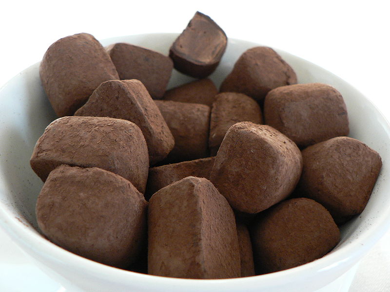 File:Chocoladetruffels Lindt.JPG