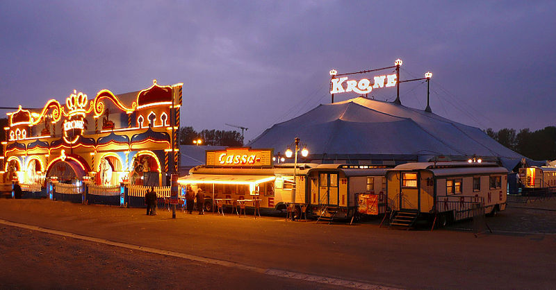 File:Circus Krone Schützenplatz Hannover Panorama.jpg