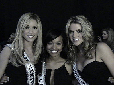 Conner (left) during the Deal or No Deal taping. Eventual Miss USA first runner-up, Miss California USA Tamiko Nash is at center; Leeann Tingley, who placed in the top ten, is on the right. This image does not reflect their true heights, as Conner is slightly shorter than Nash.