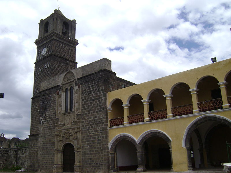 File:Convento de San Andrés Apóstol de Calpan.JPG