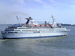 Cruise ship Delphin.jpg