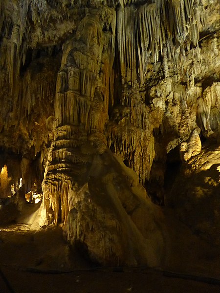 File:Cueva de Nerja 15.jpg