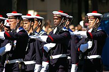 Fusiliers marins during parade Defile du 14 Juillet 2008 (2667450817).jpg