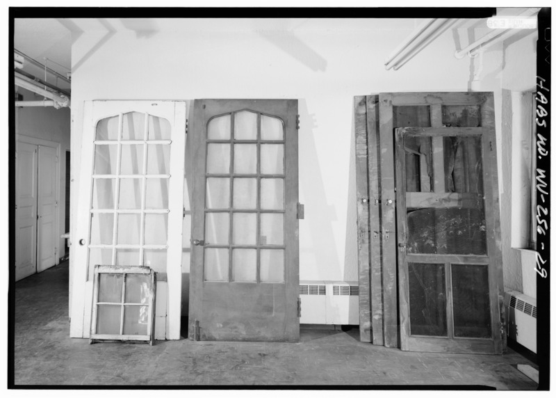 File:DETAIL OF ORIGINAL DOORS - High Gate Carriage House, 801 Fairmont Avenue, Fairmont, Marion County, WV HABS WVA,25-FAIR,4-29.tif