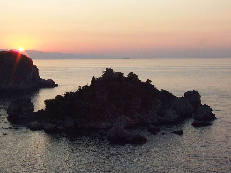 File:DSCF7775-Dawn Sunset-Isola Bella-Taormina-Sicilia-Italy-gnuckx CC0 HQ (4276686265).jpg