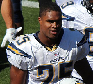 <span class="mw-page-title-main">Darrell Stuckey</span> American football player (born 1987)