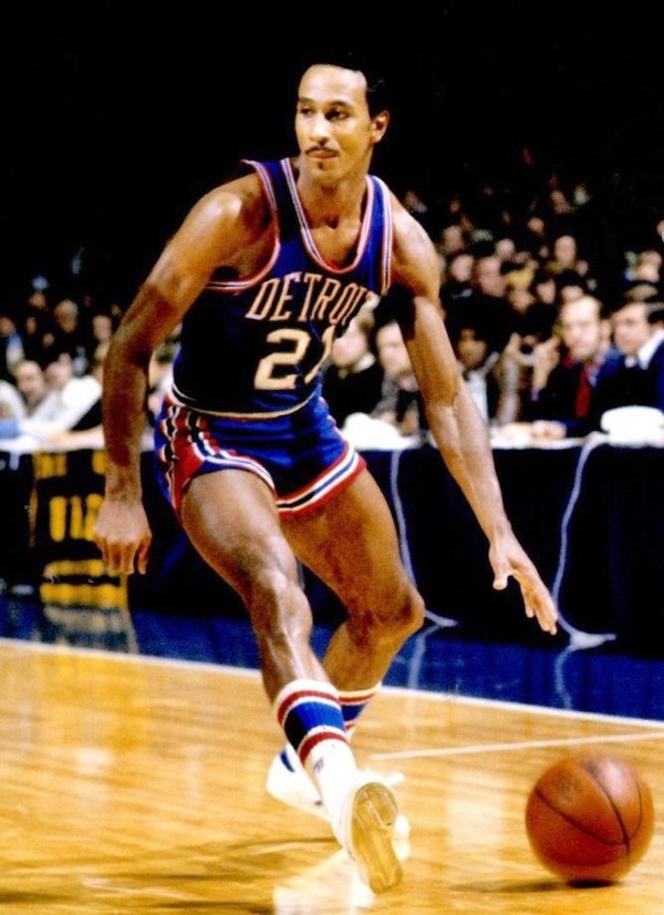 Hall of Famer guard Dave Bing