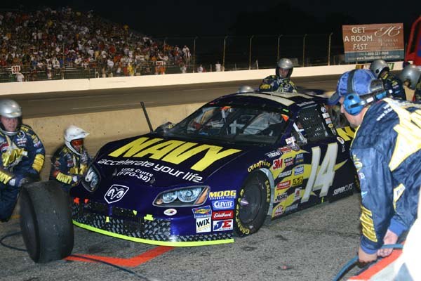 David Stremme pitting the No. 14 during the 2005 Kroger 200.