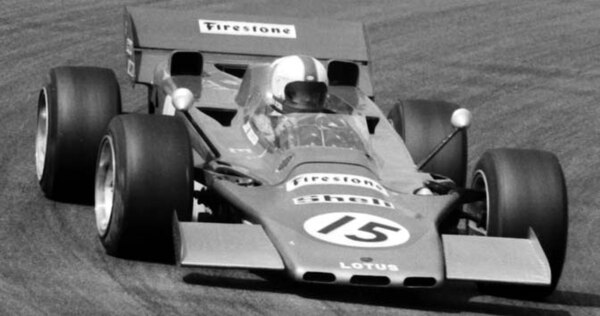 David Walker, driving the gas turbine-powered Lotus 56B